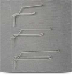 Крючок двойной язычковый с ценникодержателем для сетки (решетки)